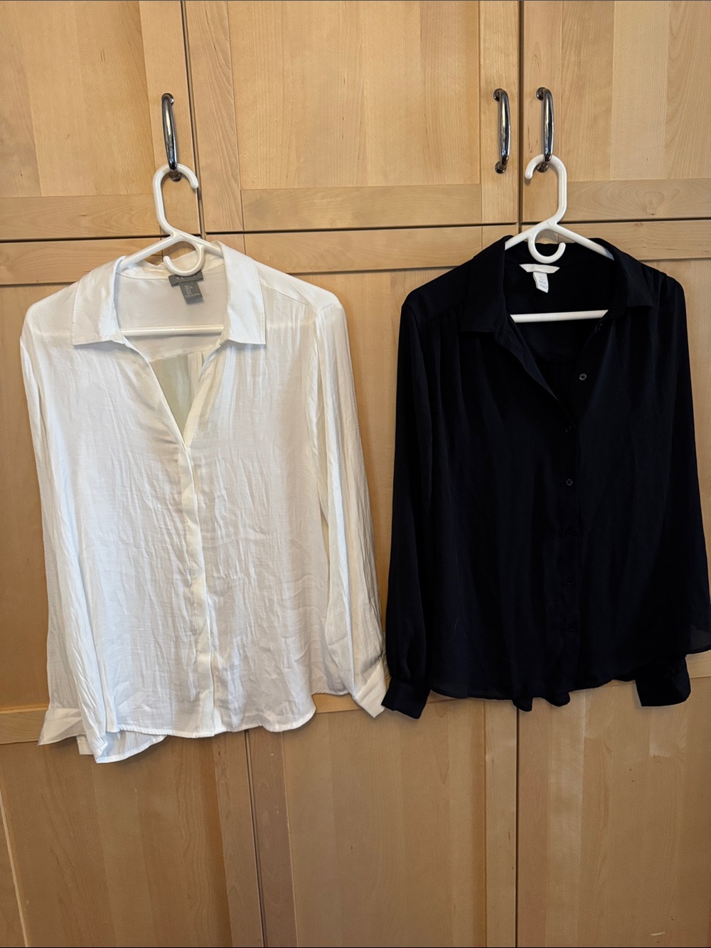 H&M Women's Button-Front Black Shirt and Kenar White